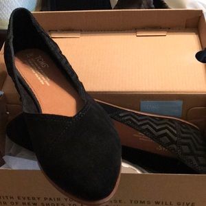 Toms Jutti black suede shoes